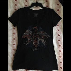 queen graphic tee
